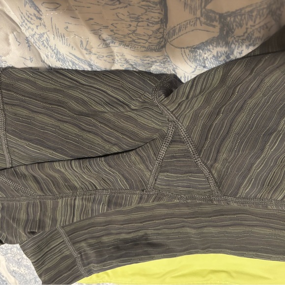 Lululemon sz 8 Pace Rival Space Dye Crop Leggings vintage print style - Picture 12 of 14